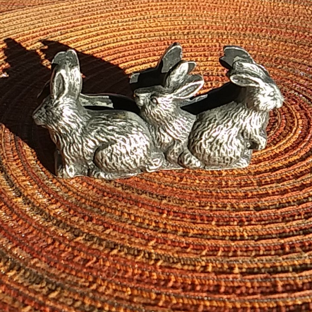 Pewter plated bunny rabbit letter or napkin holder